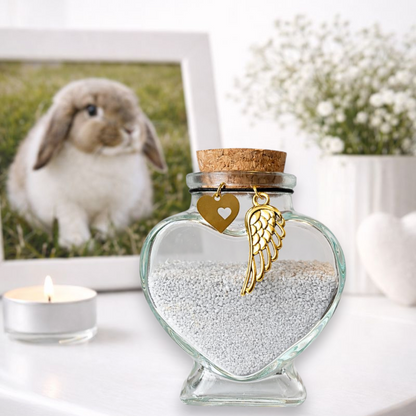 herdenkingsflesje  kan gevuld worden met een klein beetje as, een plukje haar, snorhaartjes of andere kleine aandenken