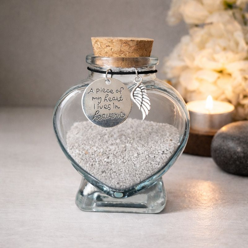 glazen mini urn voor een kleine hoeveelheid as, of een plukje vacht van je hond, kat of een ander geliefd huisdier. Ideaal als herinneringsflesje voor