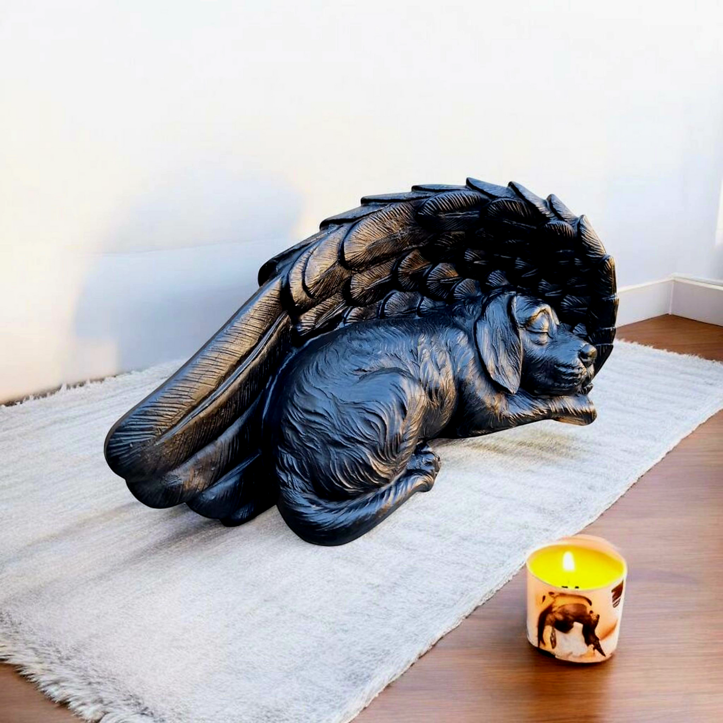 Zwarte Honden Urn – Slapend Hondje met Engelenvleugel - Groot formaat