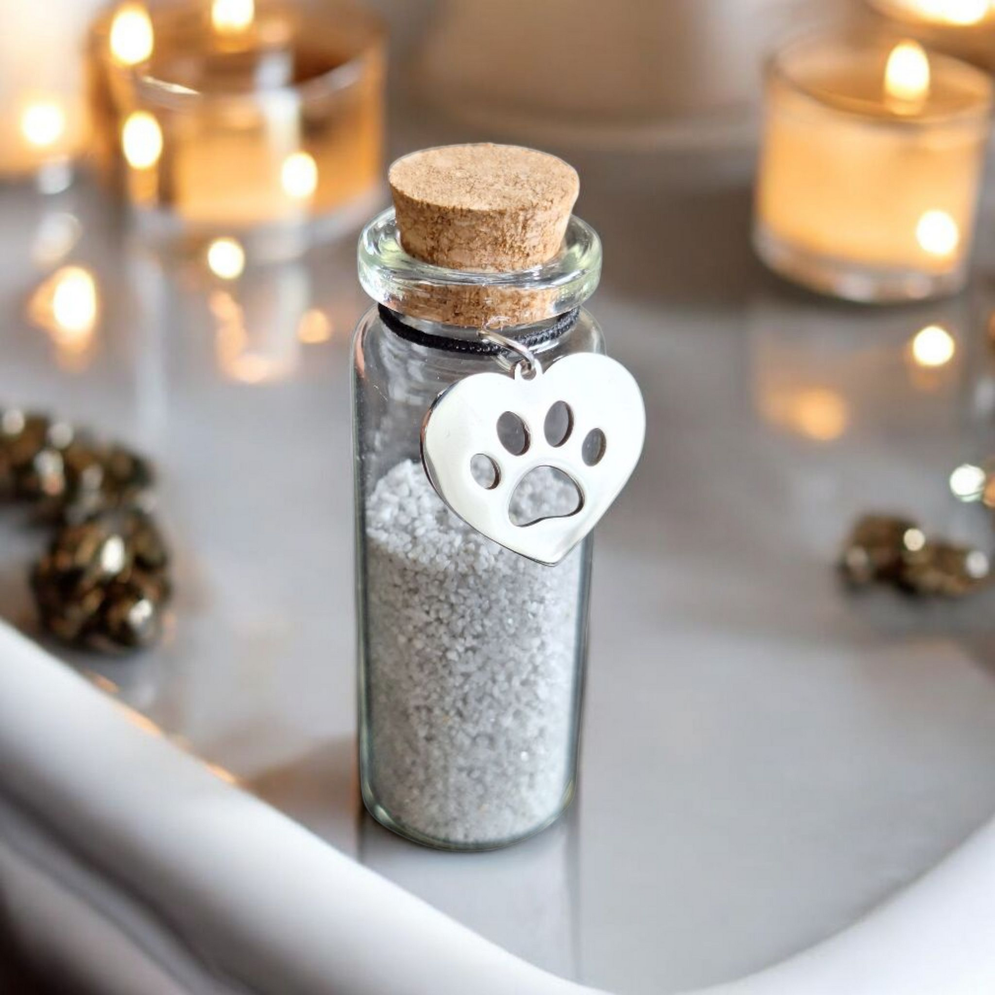 memorial flesje voor kat of hond, gedenkflacon, herinnering aan kat of hond, bewaren plukjes vacht van kat of hond